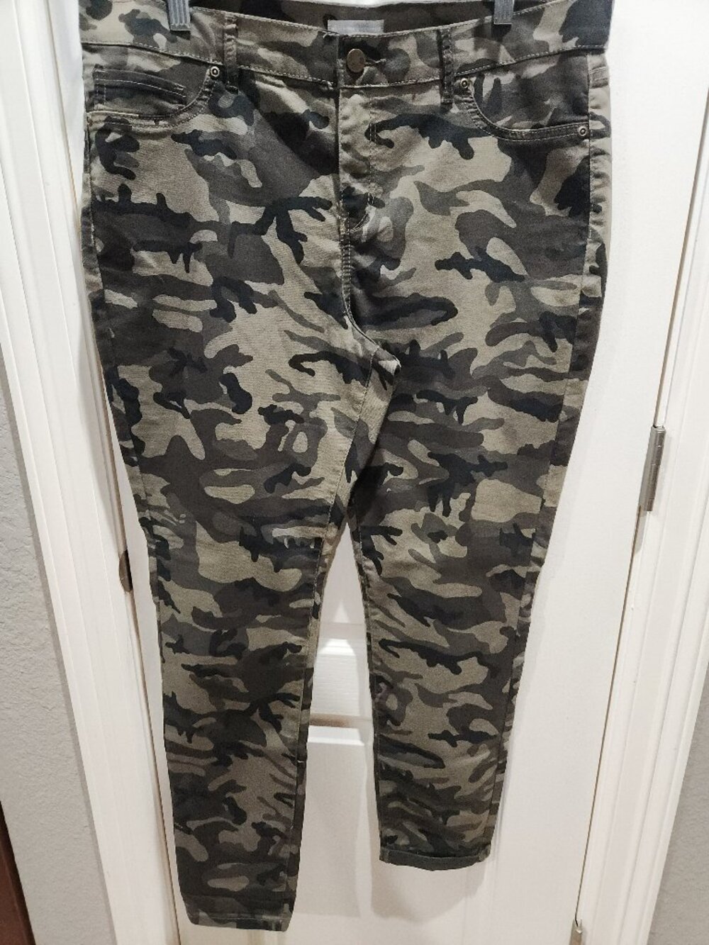 NYC Camo Skinny Stretch Jeans  – Size 16 (NWT)
